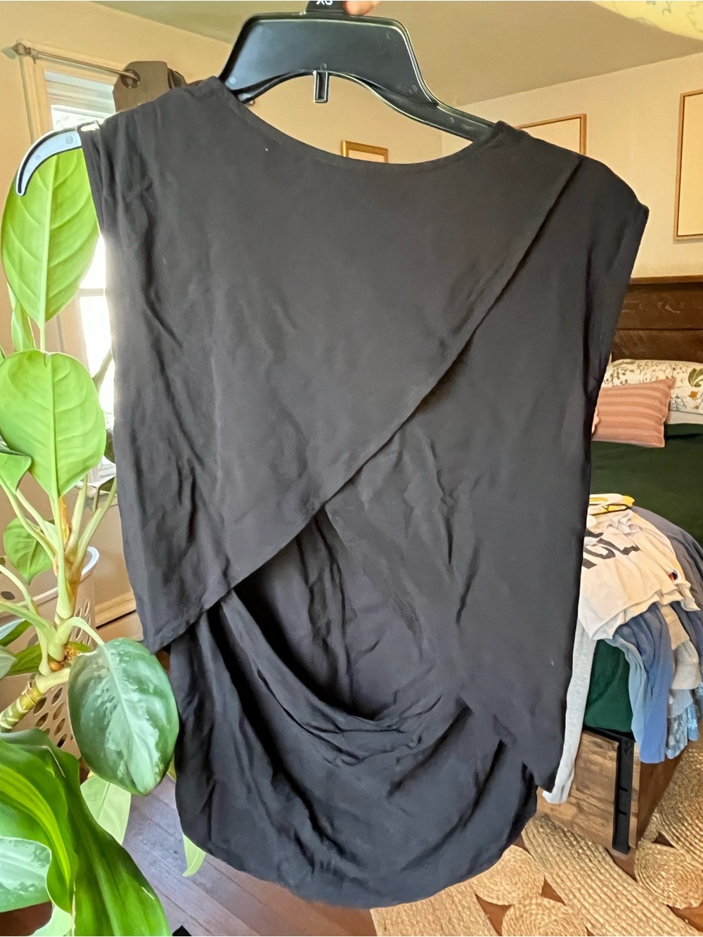 OAK Black Sleeveless Crew Neck Tank with peekaboo back - Picture 2 of 3